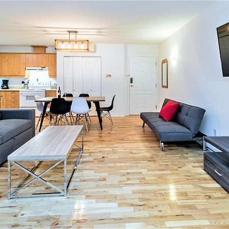 Appartement Le Théâtral - En plein coeur de l'action avec stationnement à Ville de Québec Extérieur photo
